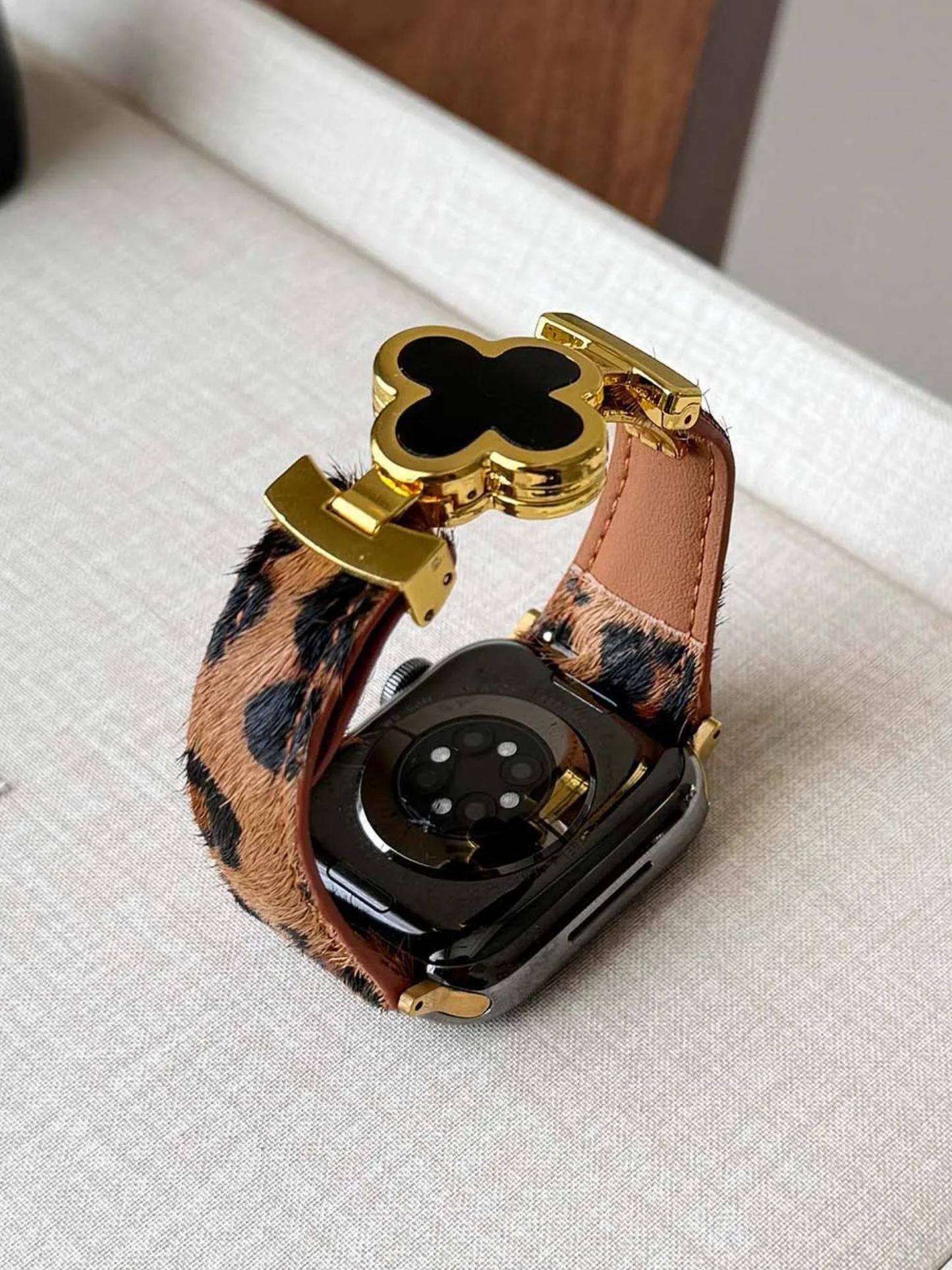 Four-Leaf Leopard Leather Magnetic Band for Apple Watch