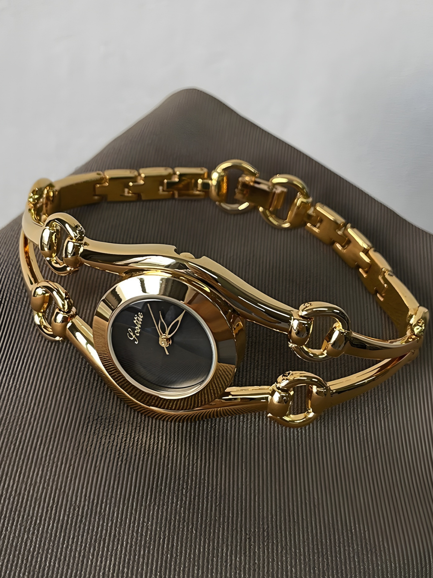 Minimalist Luxury Quartz Watch