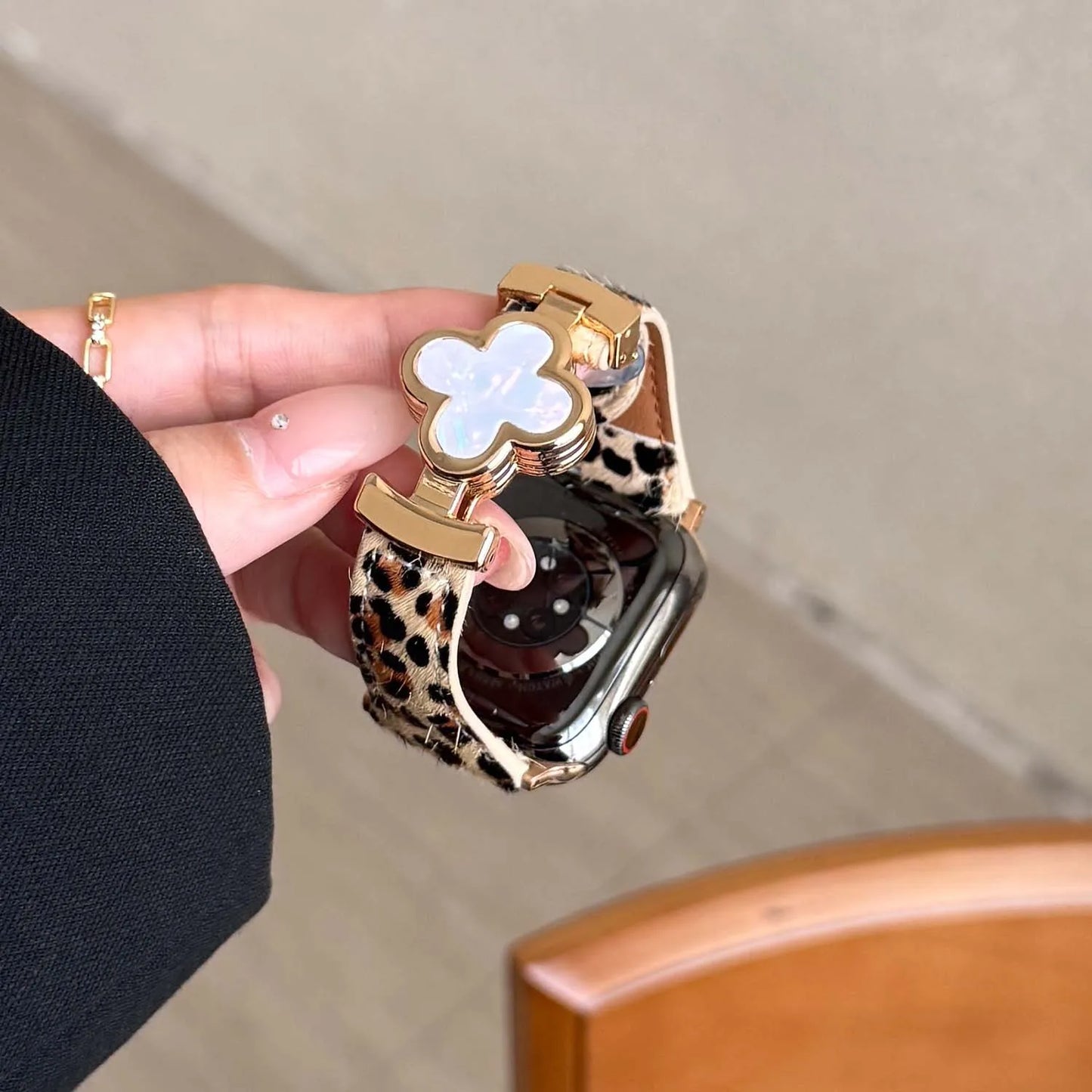 Four-Leaf Leopard Leather Magnetic Band for Apple Watch