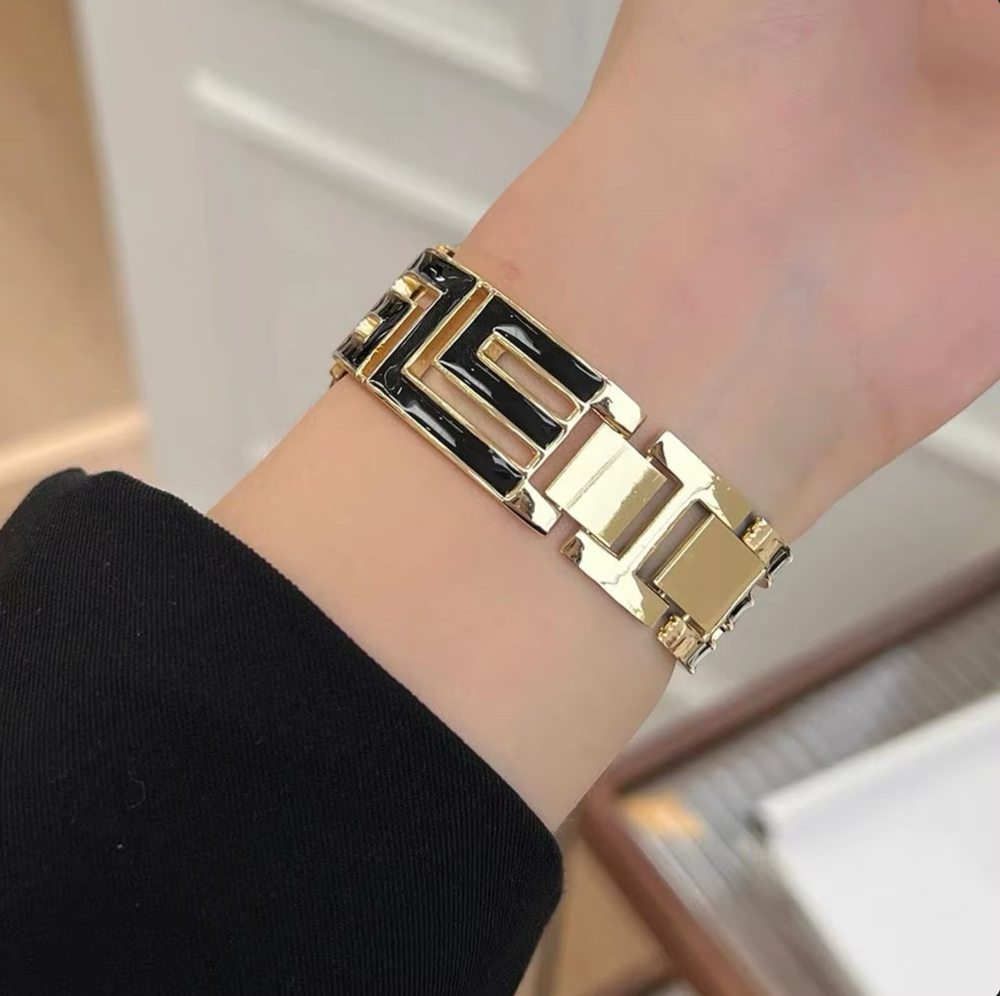 Luxury Geometric Metal Strap for Apple Watch