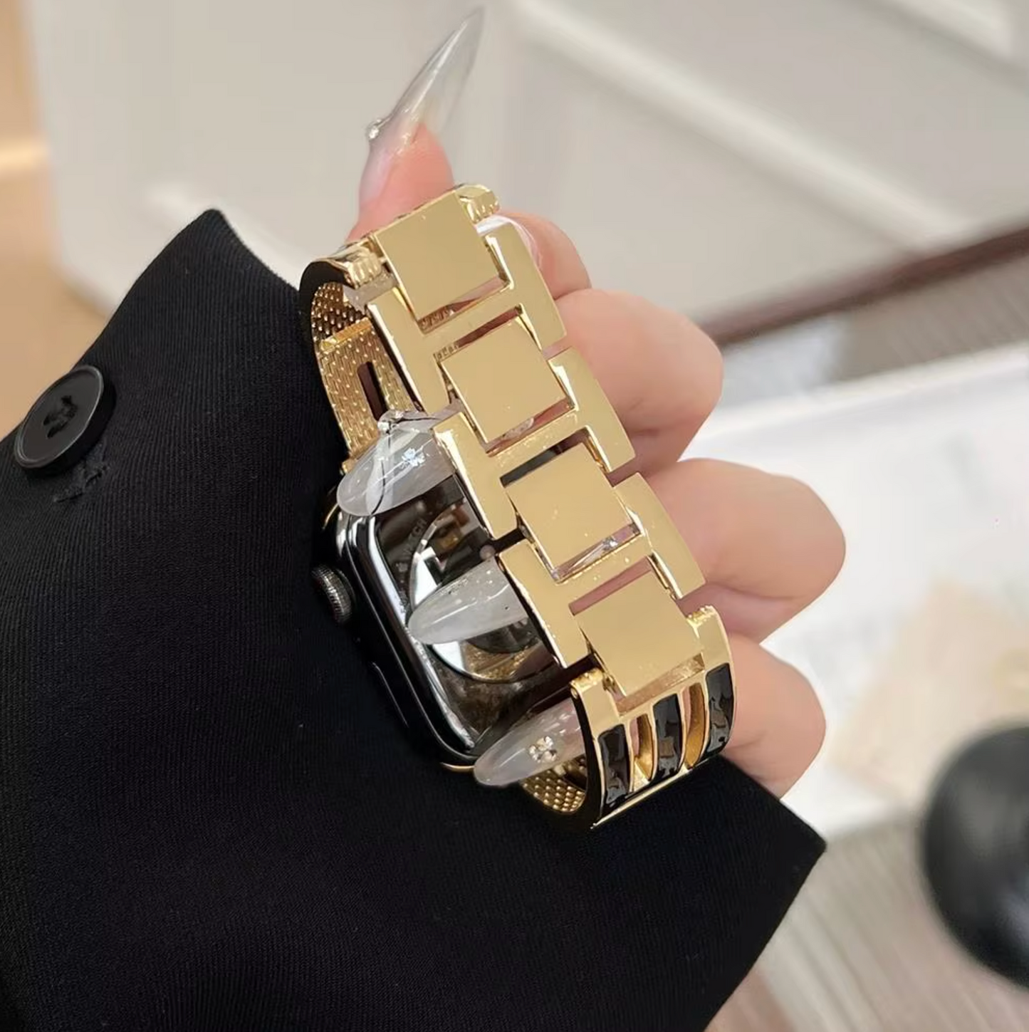 Luxury Geometric Metal Strap for Apple Watch