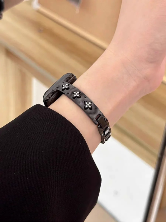 Four-Leaf Flower Metal Band for Apple Watch – Adjustable Women’s Bracelet