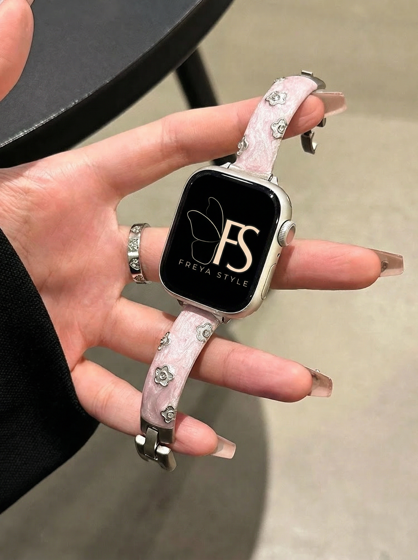 Resin Flower Band for Apple Watch – Elegant Women Bracelet