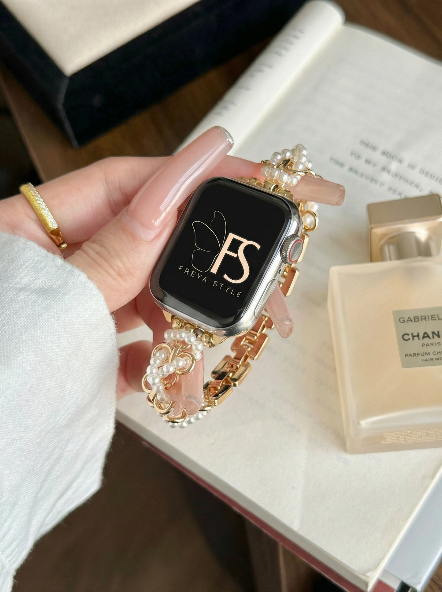 Women’s Stainless Steel & Pearl Band for Apple Watch