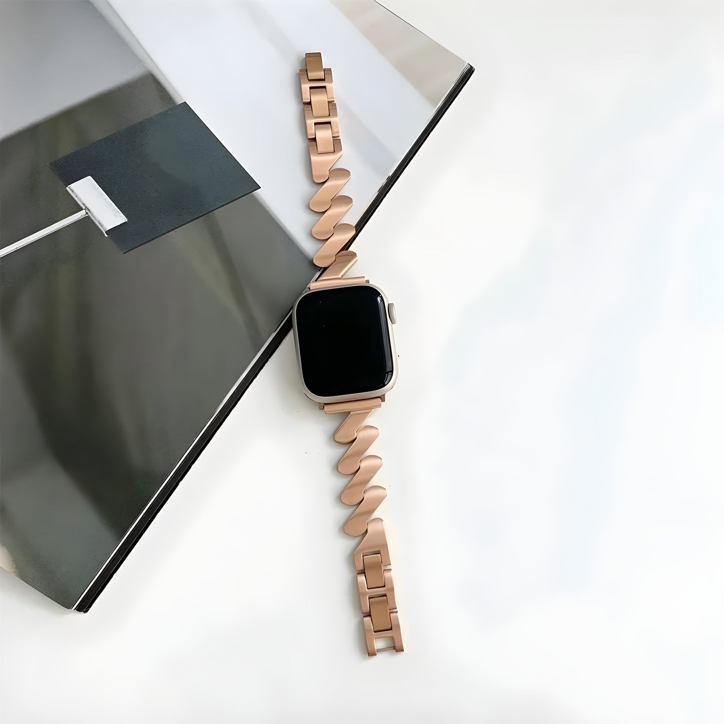 Stainless Steel Chain Strap for Apple Watch – Adjustable Women’s Bracelet