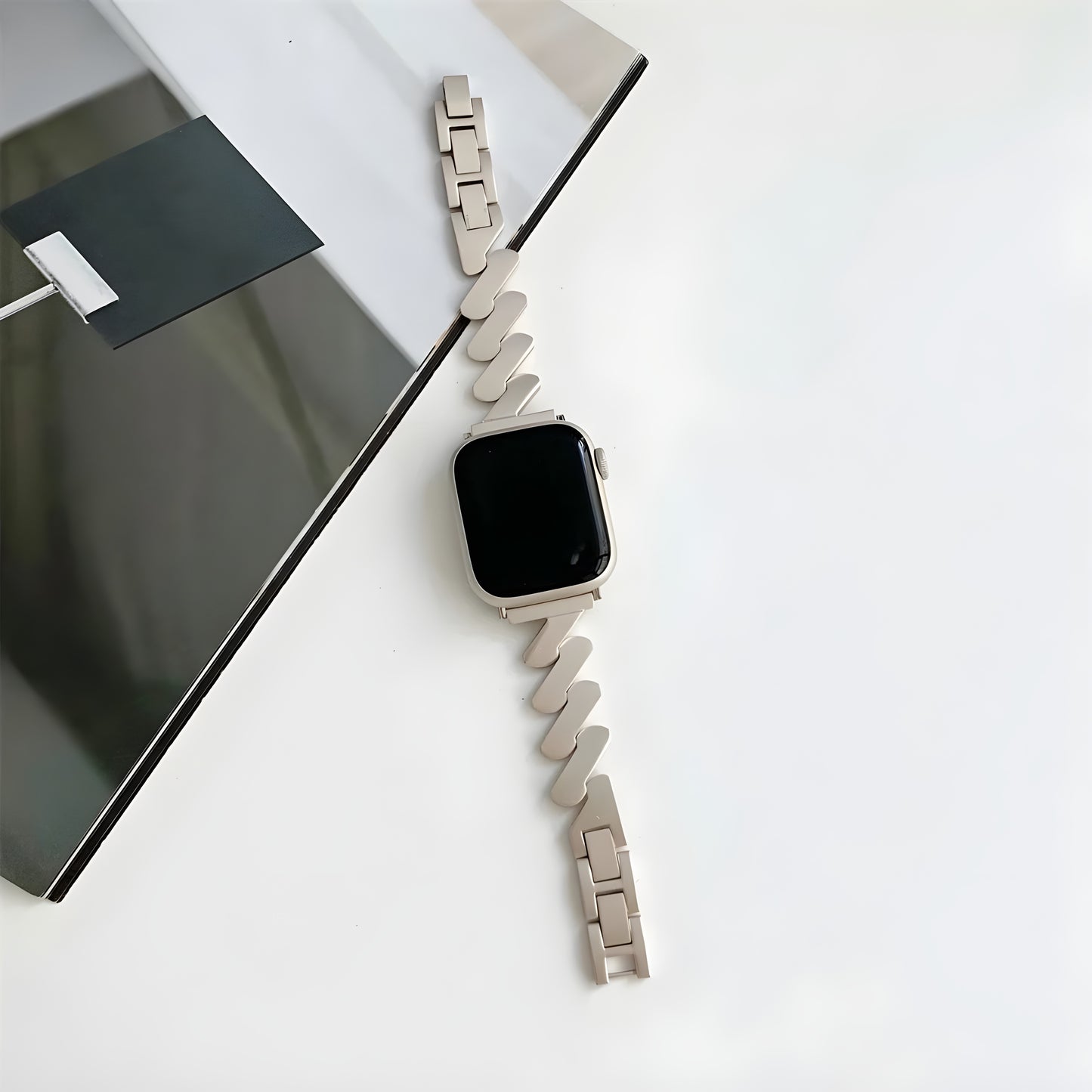 Stainless Steel Chain Strap for Apple Watch – Adjustable Women’s Bracelet