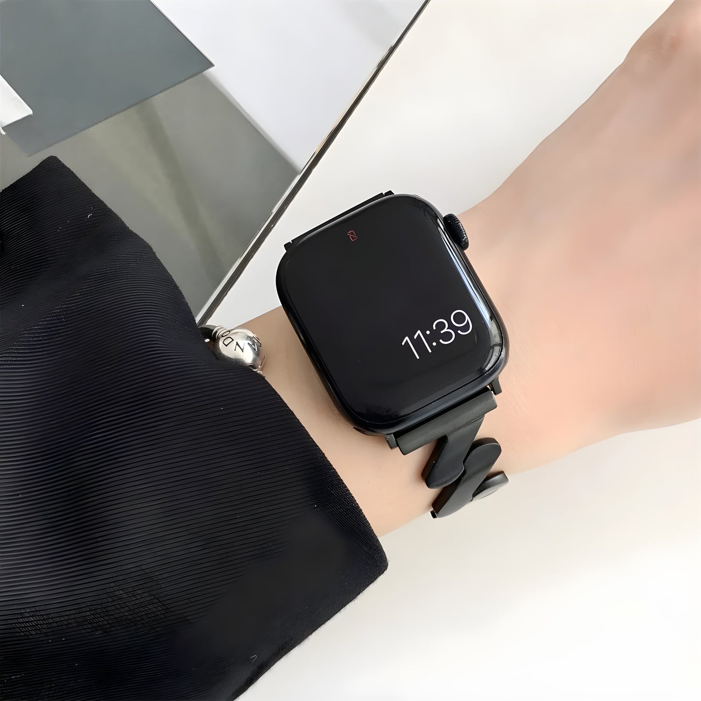 Stainless Steel Chain Strap for Apple Watch – Adjustable Women’s Bracelet