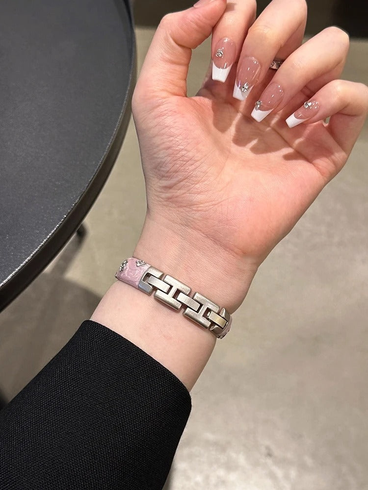 Resin Flower Band for Apple Watch – Elegant Women Bracelet
