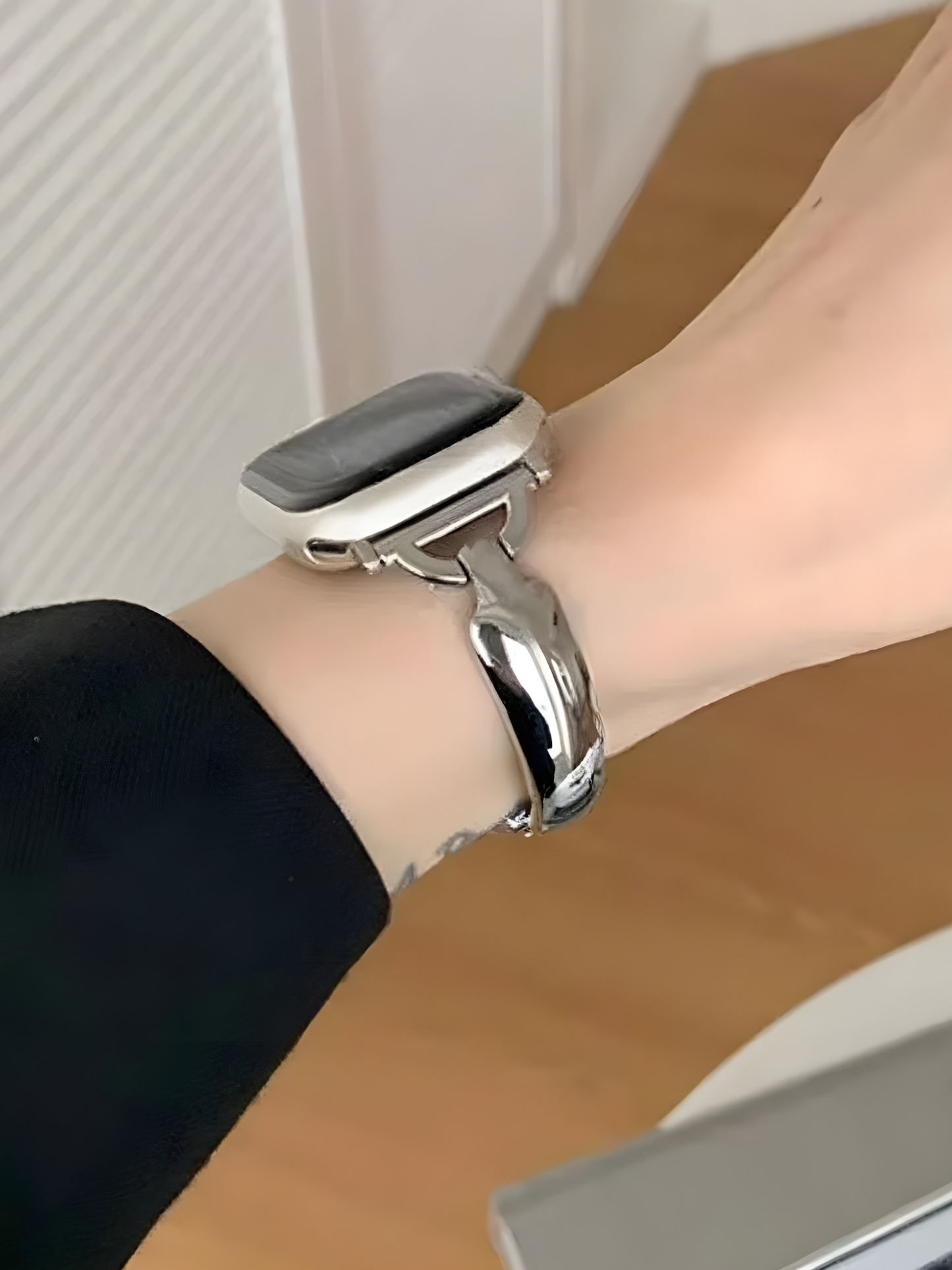 Elegant Metal Band for Apple Watch